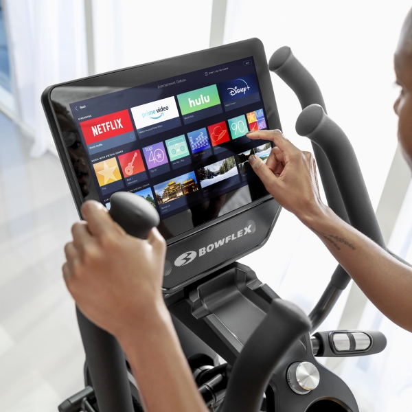 Elipsinis steperis treniruoklis Bowflex Max Total 40 TFT 19" HD Elipsinis steperis treniruoklis Bowflex Max Total 40 TFT 19" HD