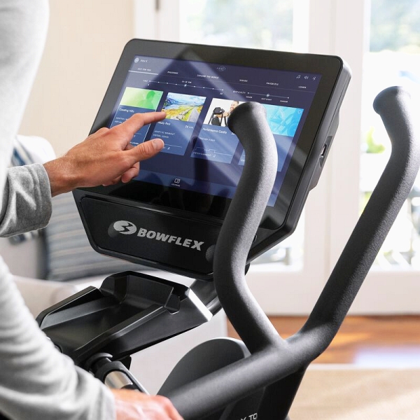 Elipsinis steperis treniruoklis Bowflex Max Total 40 TFT 19" HD Elipsinis steperis treniruoklis Bowflex Max Total 40 TFT 19" HD