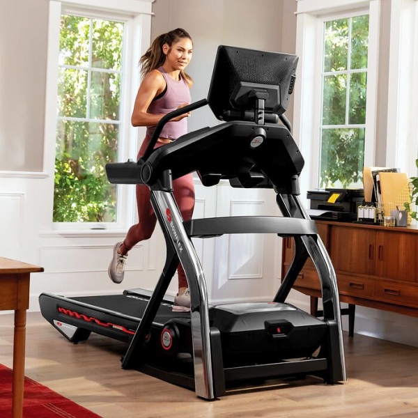 Pusiau profesionalus bėgimo takelis Bowflex T56 TFT 22" HD