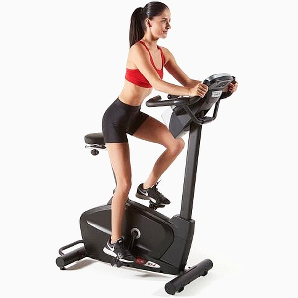Vertikalus magnetinis dviratis treniruoklis Sole Fitness B74 LCD Vertikalus magnetinis dviratis treniruoklis Sole Fitness B74 LCD