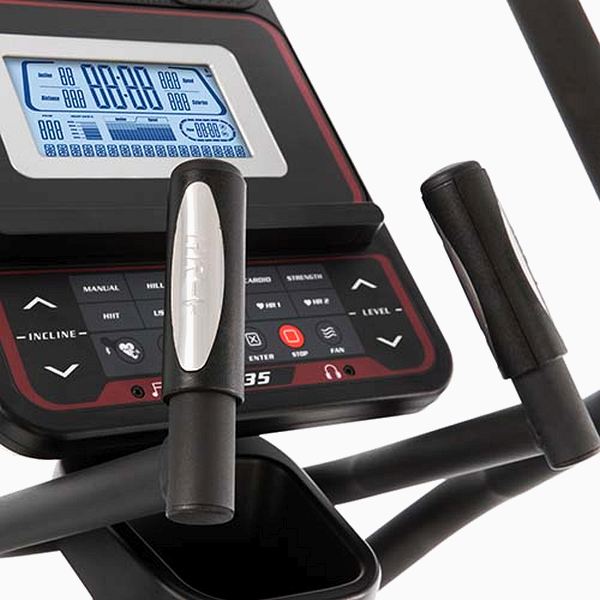 Elipsinis treniruoklis su reguliuojama (auto.) įkalne Sole Fitness E35 LCD