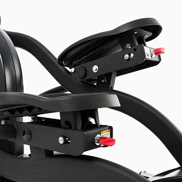 Elipsinis treniruoklis su reguliuojama (auto.) įkalne Sole Fitness E35 LCD