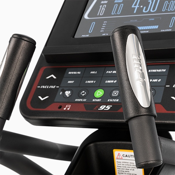 Elipsinis treniruoklis su reguliuojama (auto.) įkalne Sole Fitness E95 LCD