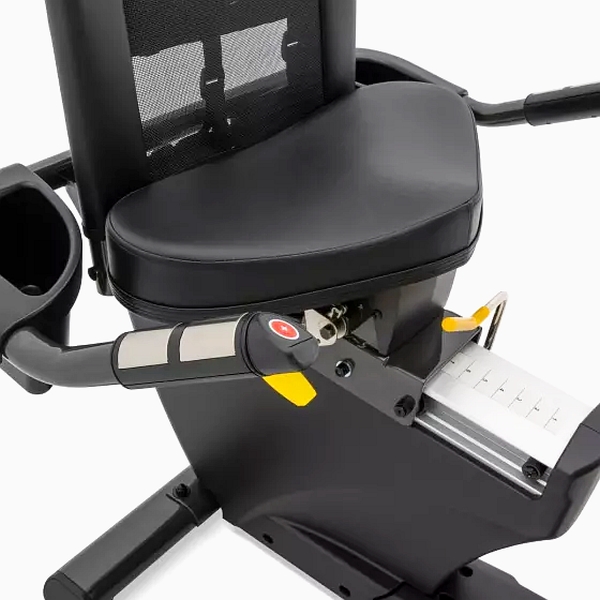 Horizontalus dviratis treniruoklis intensyvioms treniruotėms Spirit Fitness XBR95 LCD Horizontalus dviratis treniruoklis intensyvioms treniruotėms Spirit Fitness XBR95 LCD
